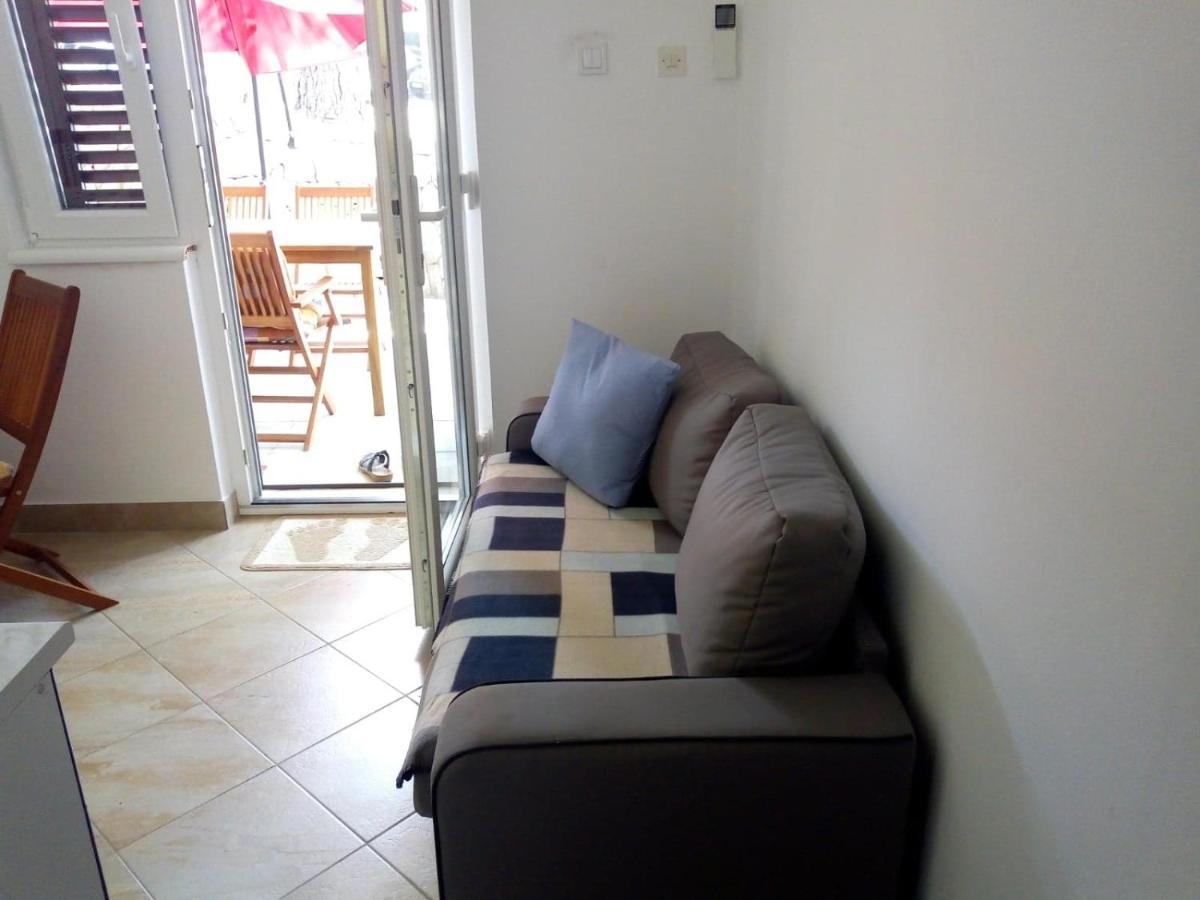 Apartman Leo Necujam Ngoại thất bức ảnh