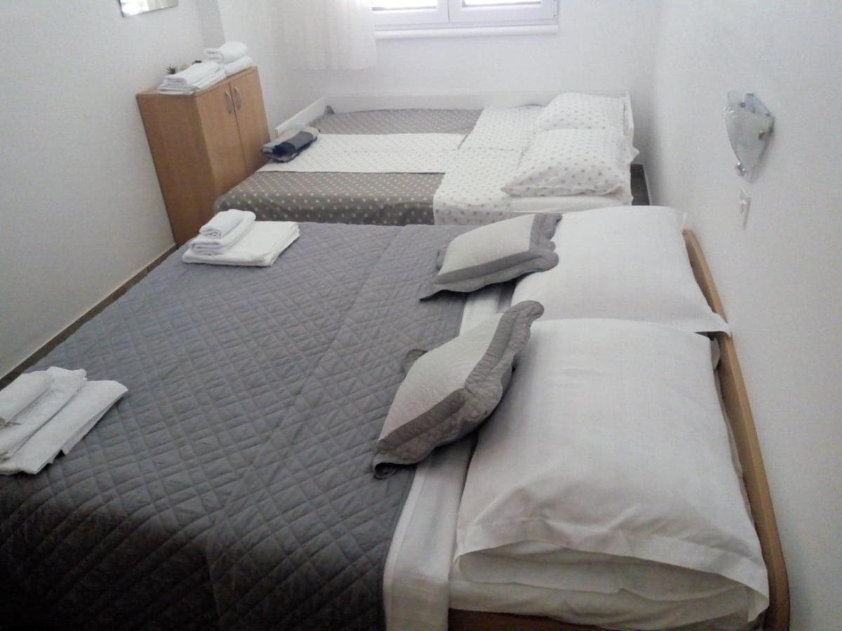 Apartman Leo Necujam Ngoại thất bức ảnh