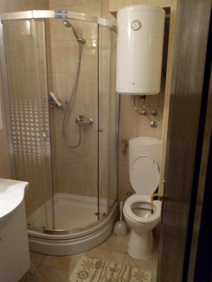 Apartman Leo Necujam Ngoại thất bức ảnh