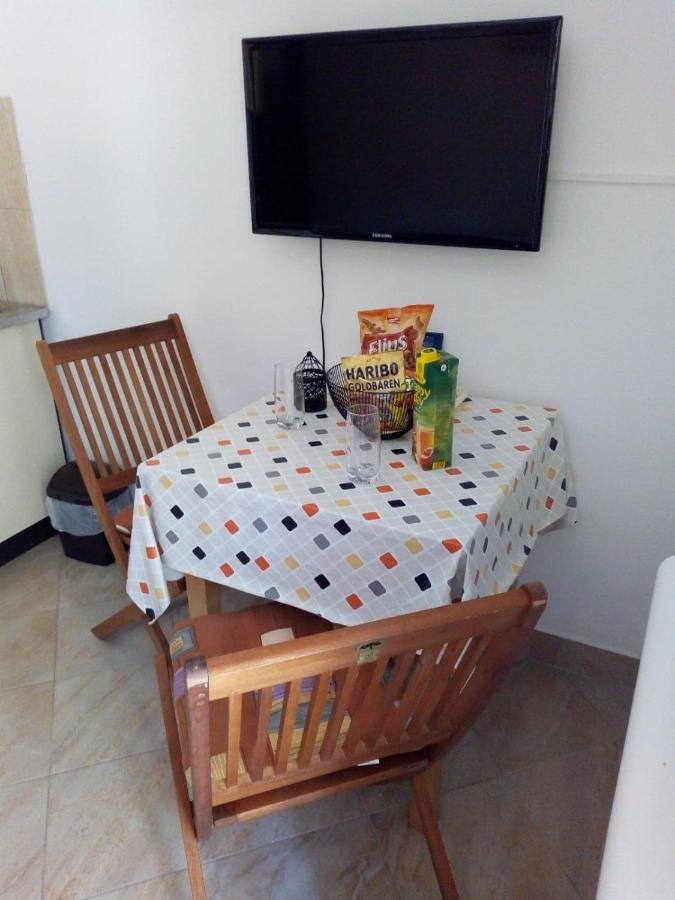Apartman Leo Necujam Ngoại thất bức ảnh